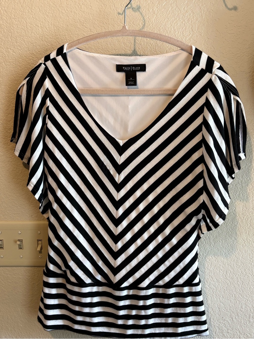 White House Black Market Black & White Chevron V-Neck Flutter Sleeve Top